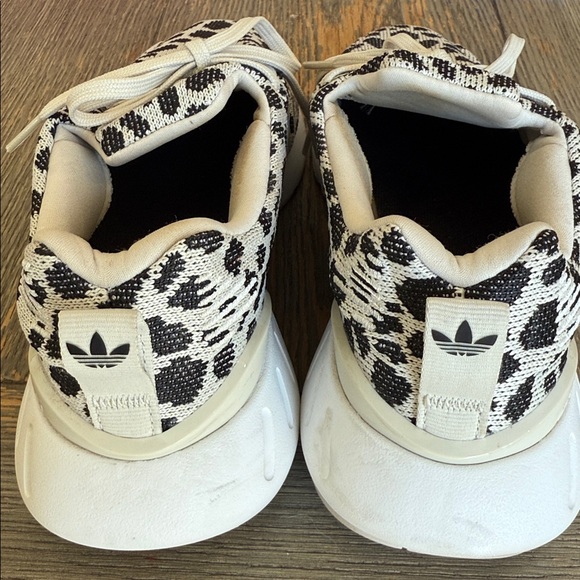 Adidas Women’s Leopard Print Sneakers - Black and White, Size 8, Good Condition - Picture 7 of 10